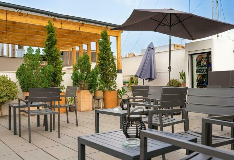 هتل Welldone Quality  Crystal Pool