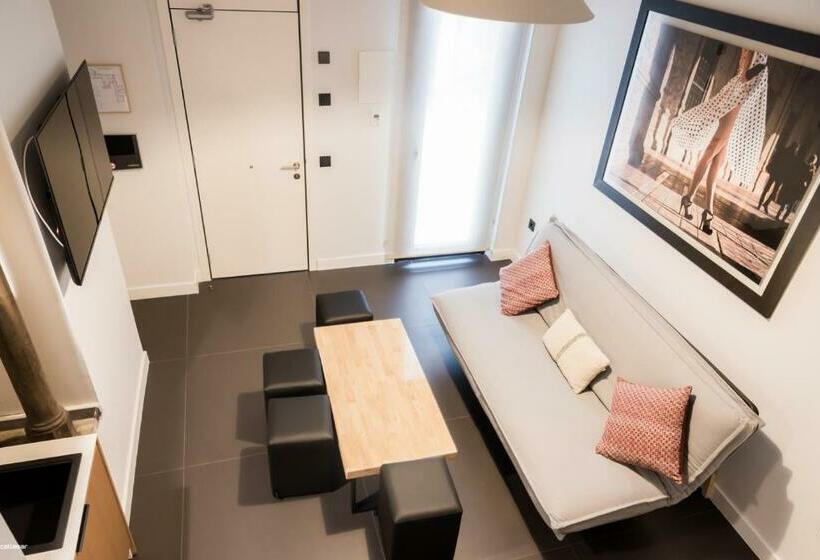 هتل Welldone Quality  Crystal Pool