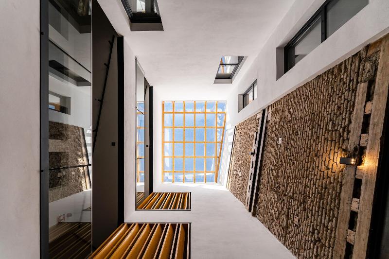 هتل Welldone Quality  Crystal Pool