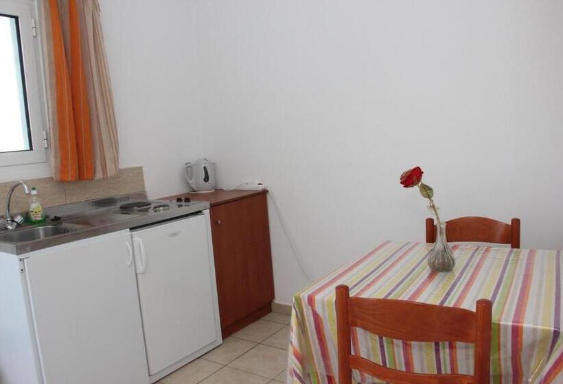 Nikos Studios Meltemi Family Suite Penthouse