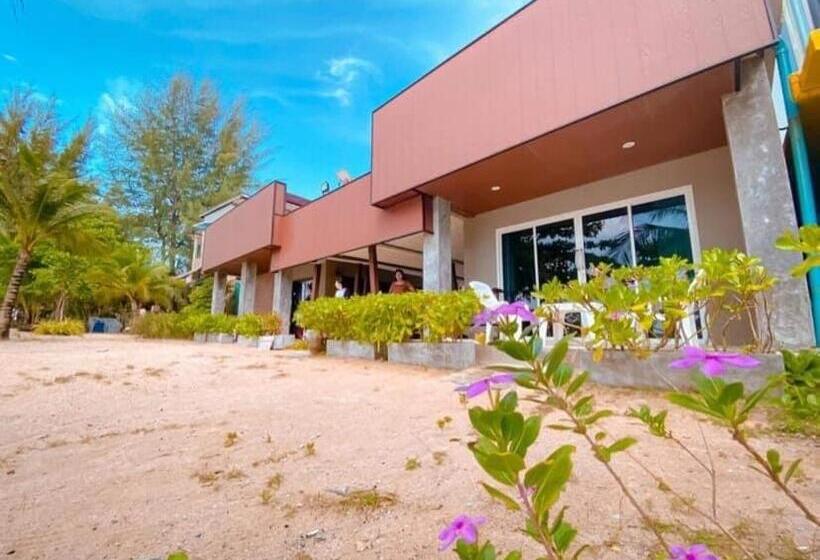 פנסיון Dang Sea Beach Resort   Sha