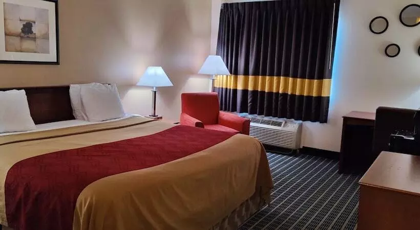 ホテル Hometown Inn & Suites