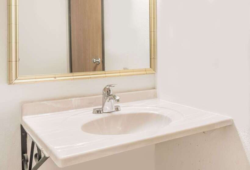 Отель Knights Inn Ferguson Mo