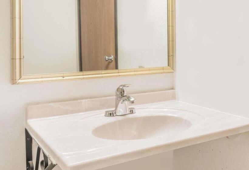 Отель Knights Inn Ferguson Mo