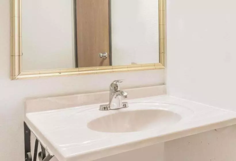 호텔 Knights Inn Ferguson Mo