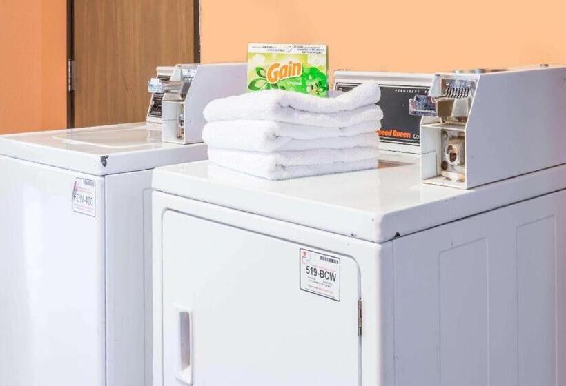 Отель Knights Inn Ferguson Mo