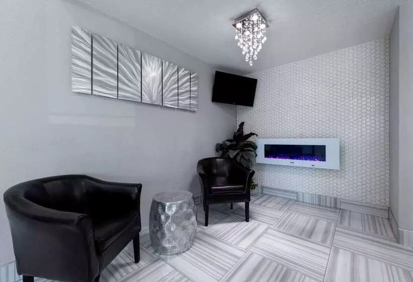 هتل Super 8 By Wyndham Kansas City At Barry Road/airport