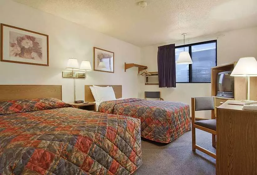 فندق Super 8 By Wyndham Omaha/west Dodge