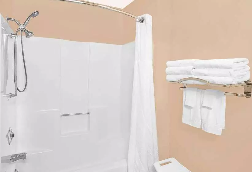 호텔 Super 8 By Wyndham Sheboygan Wi