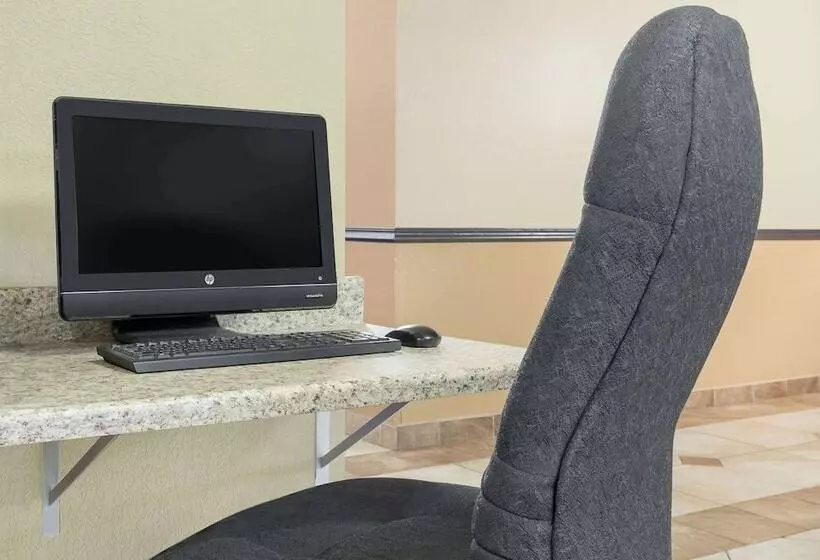 호텔 Super 8 By Wyndham Sheboygan Wi