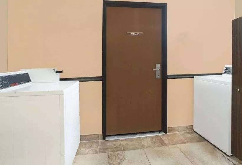 호텔 Super 8 By Wyndham Sheboygan Wi