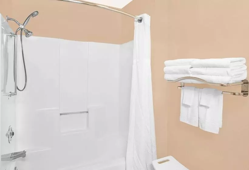 호텔 Super 8 By Wyndham Sheboygan Wi