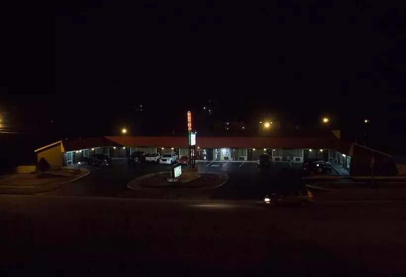 בית מלון כפרי Tazewell Motor Lodge