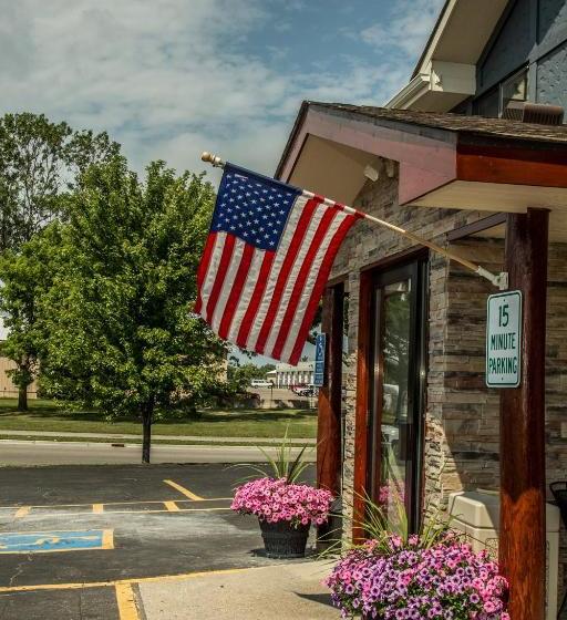 מוטל Americas Best Value Inn & Suites Detroit Lakes