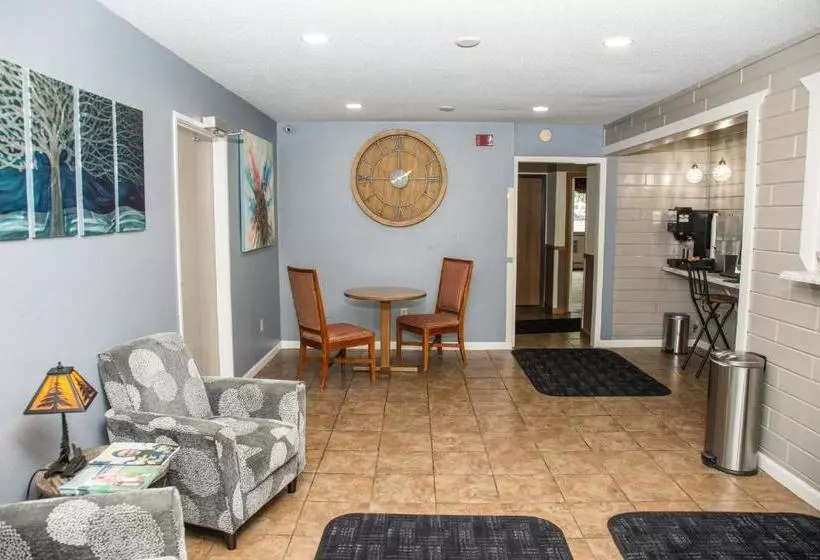 Мотель Americas Best Value Inn & Suites Detroit Lakes