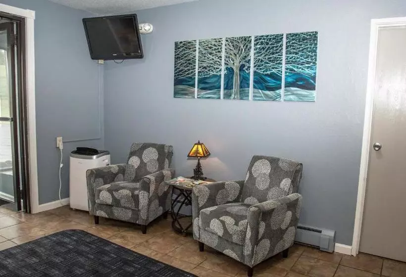 Мотель Americas Best Value Inn & Suites Detroit Lakes