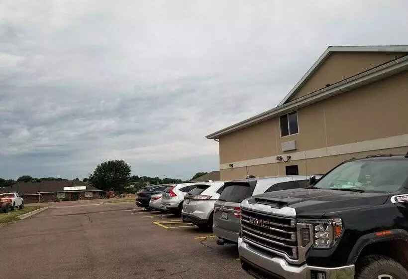 מוטל Bilmar Inn & Suites Dell Rapids