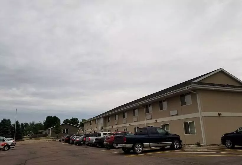 מוטל Bilmar Inn & Suites Dell Rapids