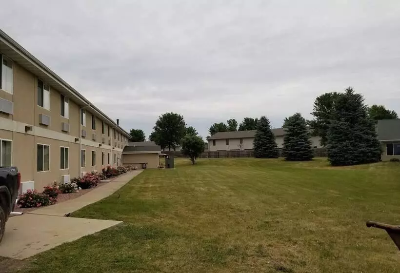 מוטל Bilmar Inn & Suites Dell Rapids