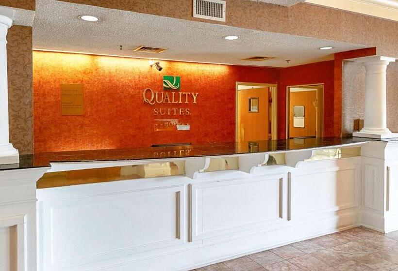 فندق على الطريق Quality Suites San Antonio Northeast