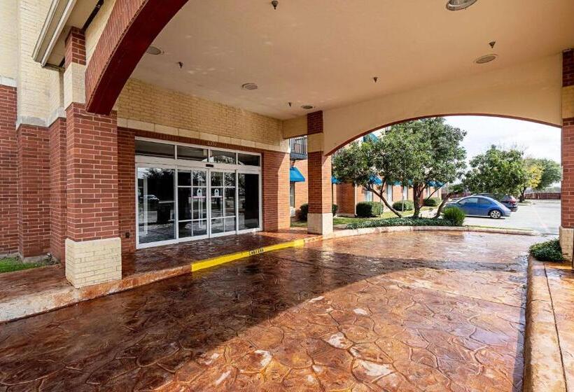 فندق على الطريق Quality Suites San Antonio Northeast