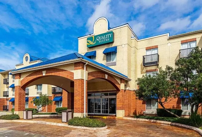 Мотель Quality Suites San Antonio Northeast
