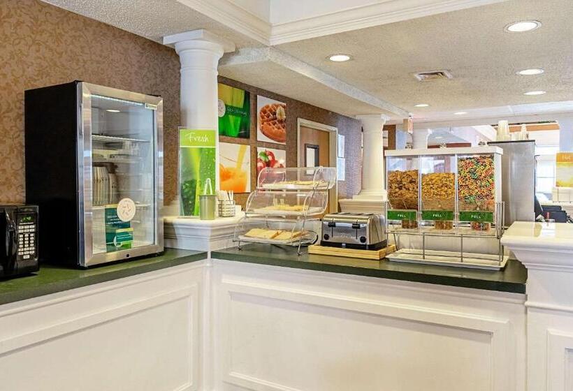 فندق على الطريق Quality Suites San Antonio Northeast