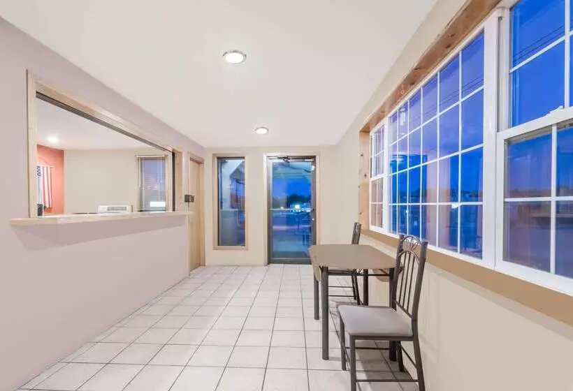 فندق على الطريق Super 8 By Wyndham Belle Fourche Sd