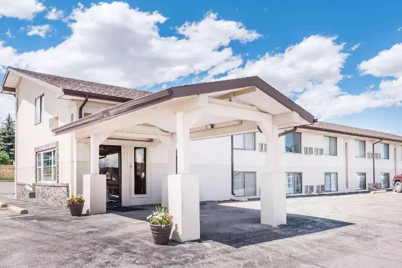 فندق على الطريق Super 8 By Wyndham Belle Fourche Sd