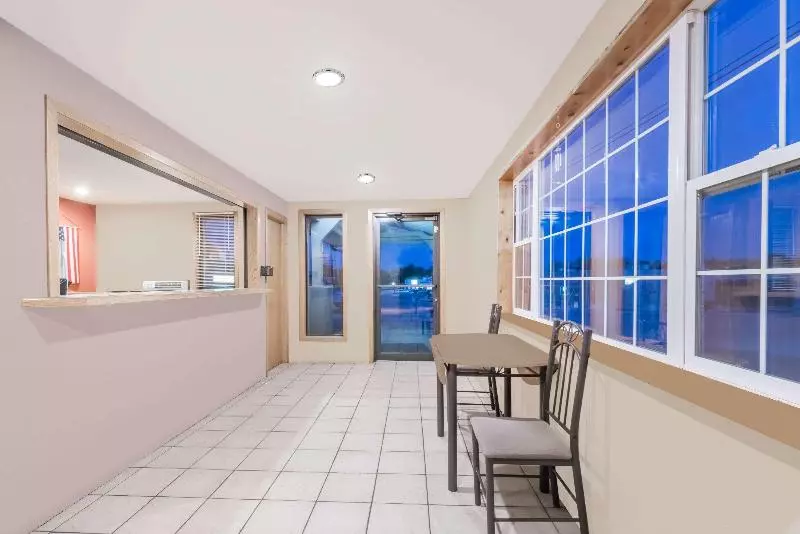 فندق على الطريق Super 8 By Wyndham Belle Fourche Sd