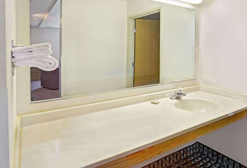 Мотель Super 8 By Wyndham Canonsburg/pittsburgh Area