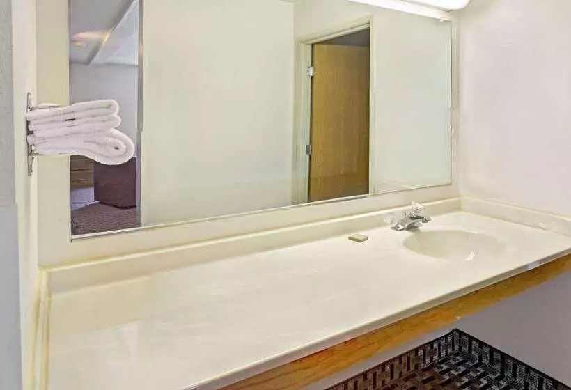 Мотель Super 8 By Wyndham Canonsburg/pittsburgh Area