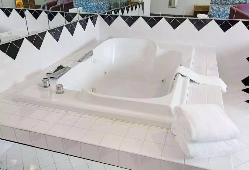 Мотель Super 8 By Wyndham Canonsburg/pittsburgh Area