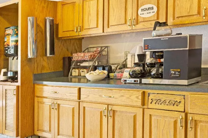 Мотель Super 8 By Wyndham Canonsburg/pittsburgh Area