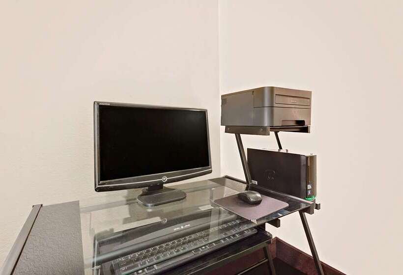 مُتل Super 8 By Wyndham Elkins