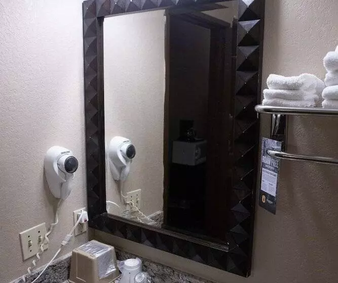 Мотель Super 8 By Wyndham Fairmont