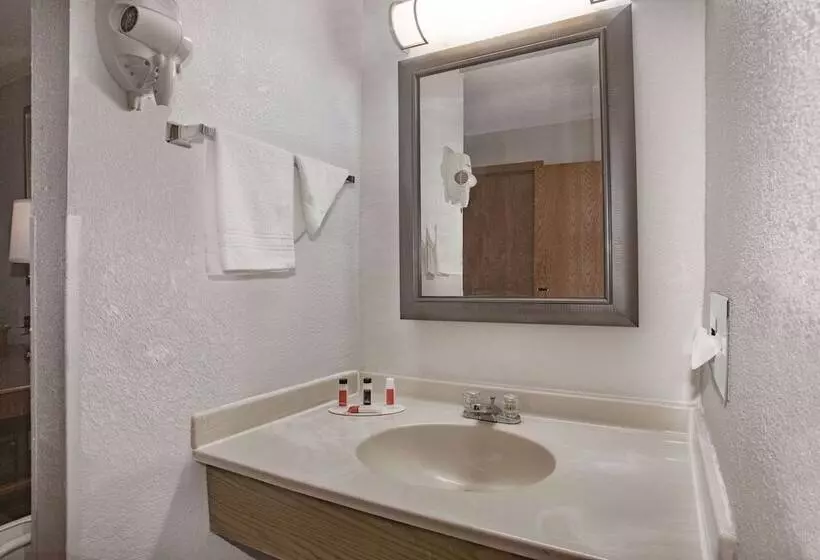 Мотель Super 8 By Wyndham Fort Madison