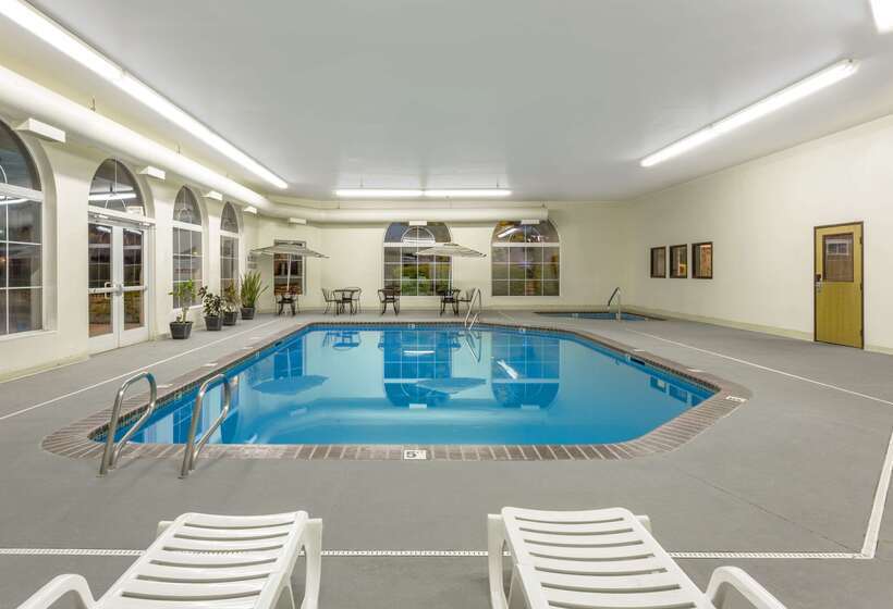 Motel Super 8 By Wyndham Heyburn