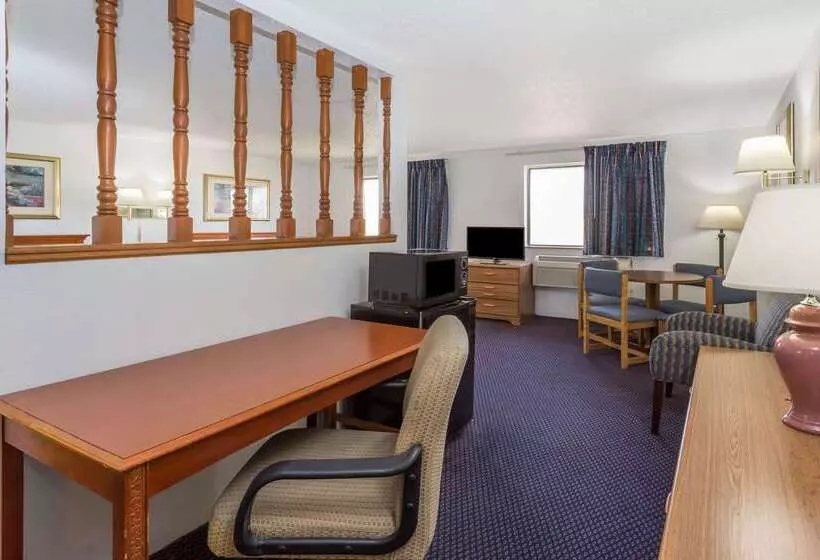 モーテル Super 8 By Wyndham Pontiac