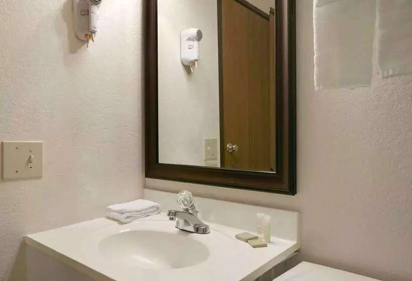 Мотель Super 8 By Wyndham Saginaw