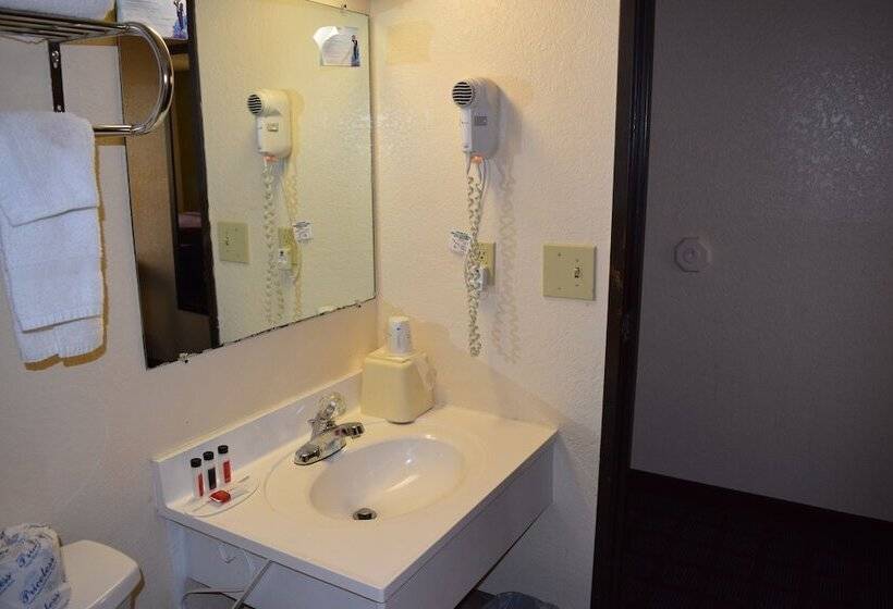 مُتل Super 8 By Wyndham Saginaw