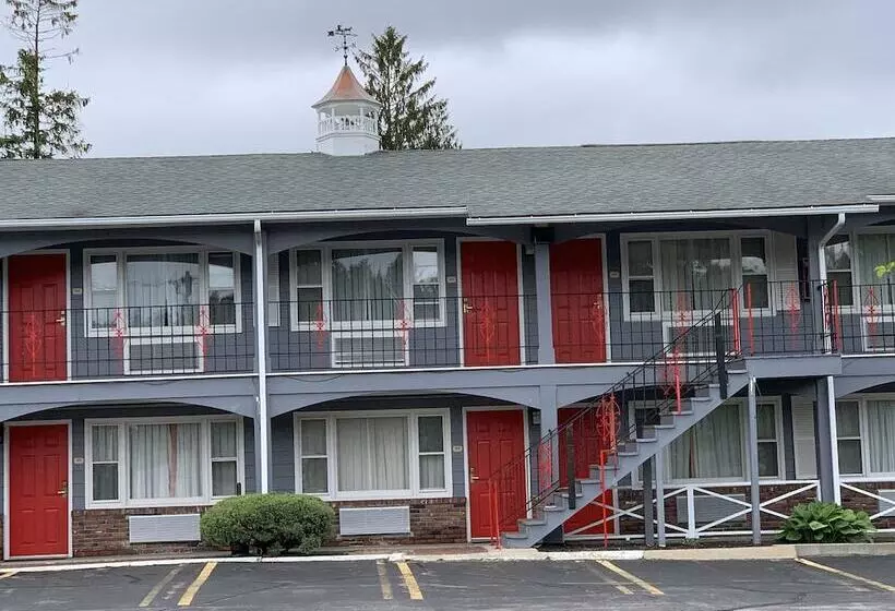 汽车旅馆 Super 8 By Wyndham Sturbridge