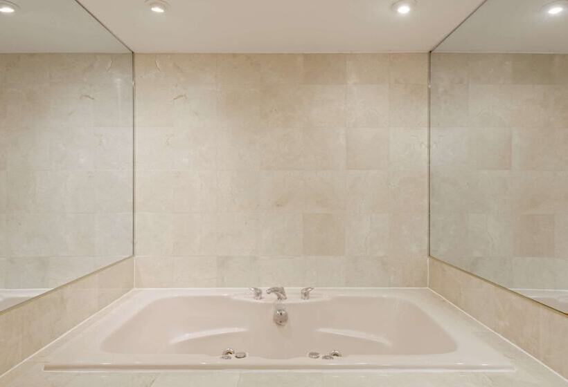 Motel Super 8 By Wyndham Sturbridge