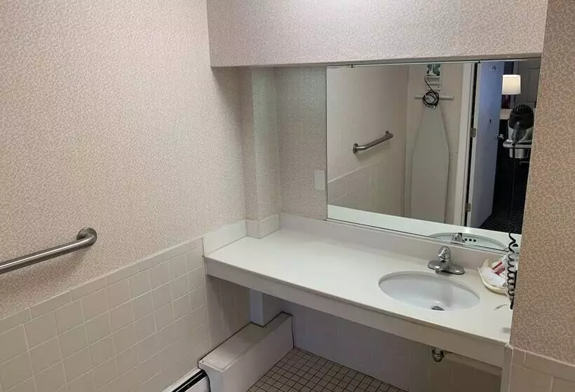 汽车旅馆 Super 8 By Wyndham Sturbridge