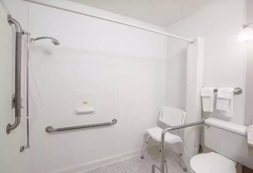 مُتل Super 8 By Wyndham Worthington Minnesota