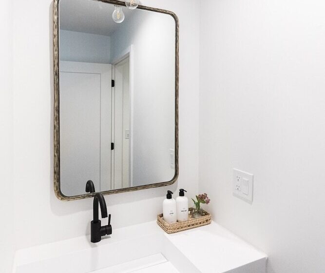 فندق على الطريق Wonderstone At Glacier