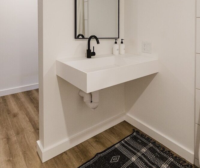 فندق على الطريق Wonderstone At Glacier