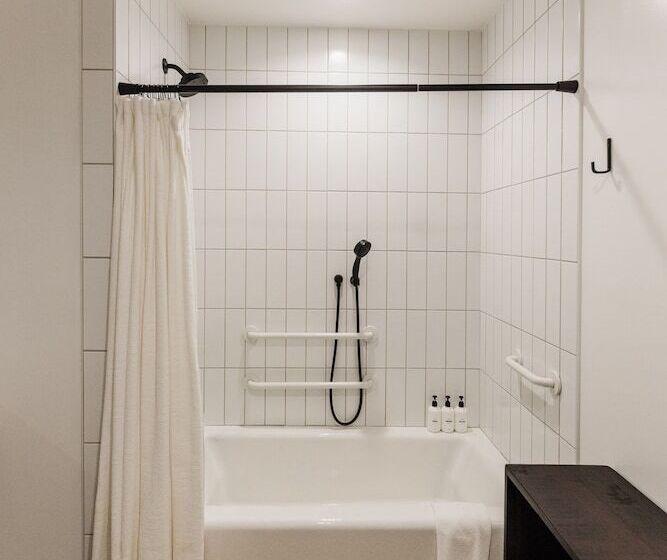 فندق على الطريق Wonderstone At Glacier