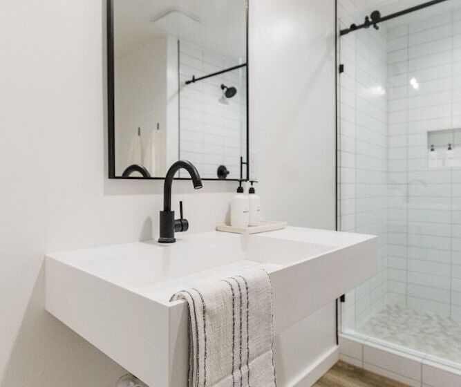 فندق على الطريق Wonderstone At Glacier