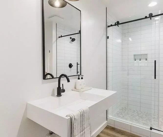 مُتل Wonderstone At Glacier